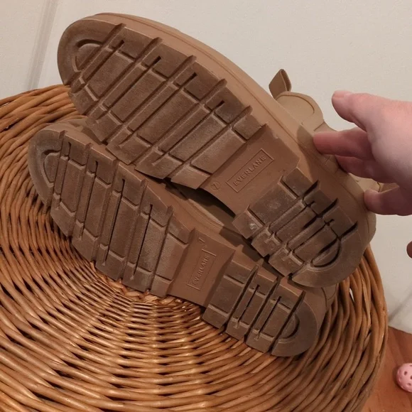 Everlane Waterproof Tan Lug Bootie Womens 7 - Picture 7 of 8